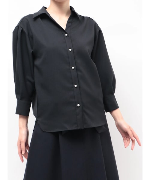 TONAL（トーナル）の「マルチセットタックショルダーパール釦シャツ（シャツ/ブラウス・レディース・オフホワイト/チャコールグレー/アイスブルー/ネイビー/ベージュ・M）」の21枚目の写真