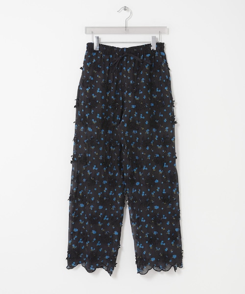 URBAN RESEARCH(アーバンリサーチ)の「crinkle crinkle crinkle SHEER FLOWER EASY PANTS(その他パンツ・レディース・BLACK/IVORY・Free)」の2枚目の写真