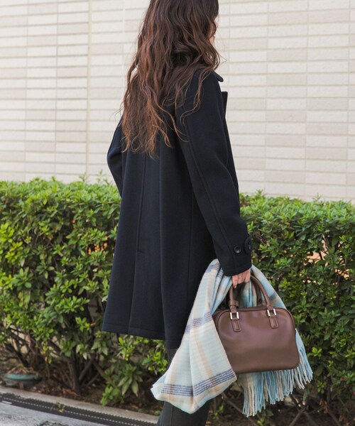 URBAN RESEARCH DOORS(アーバンリサーチドアーズ)の「ショールカラー2WAYロングコート(テーラードジャケット・レディース・CAMEL/NAVY・S/M)」の5枚目の写真