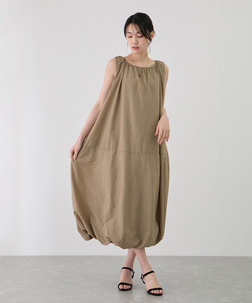Jayro（ジャイロ）の「ノースリーブバルーンワンピース（ワンピース・レディース・ブラック/ベージュ/カーキ・F）」の3枚目の写真