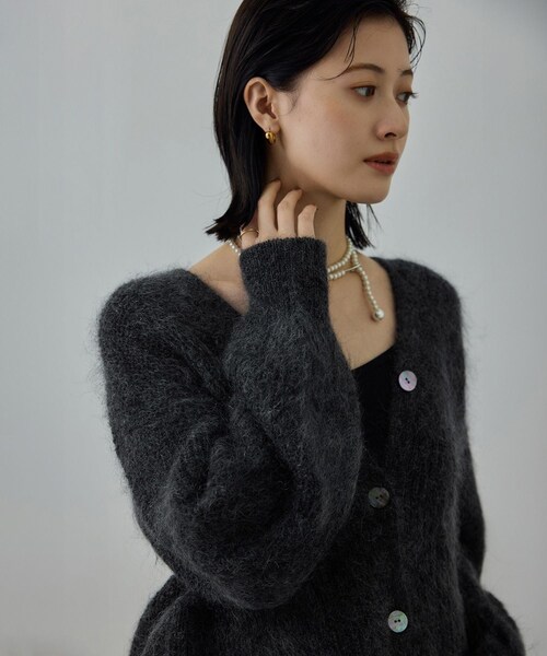 ROPE'（ロペ）の「スーパーキッドモヘヤVネックカーディガン/イージーケア（カーディガン/ボレロ・レディース・ピンク系/チャコール・F）」の8枚目の写真