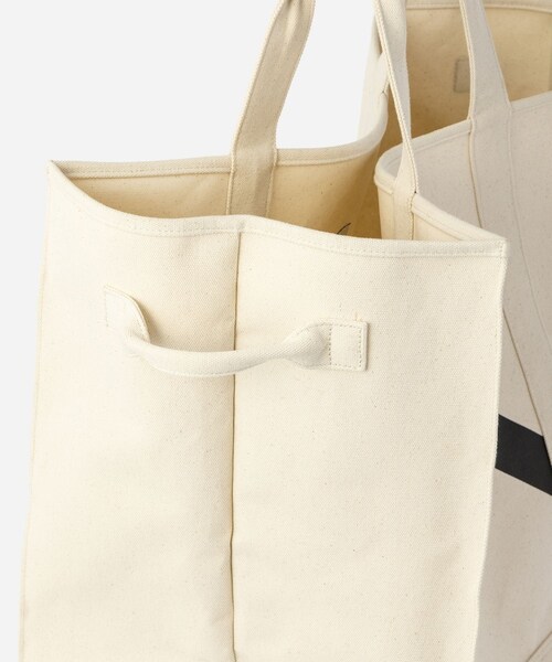Saturdays NYC(サタデーズ ニューヨークシティ )の「Slash Laundry Bag(トートバッグ・レディース・キナリ・F)」の6枚目の写真