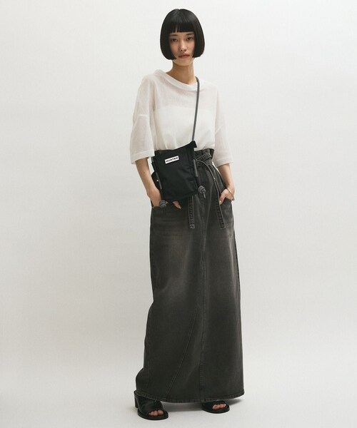 ADAM ET ROPE'(アダムエロペ)の「【HUNTER for ADAM ET ROPE'】別注トラベルフォンポーチ(ショルダーバッグ・レディース・ブラック/ホワイト・F)」の12枚目の写真