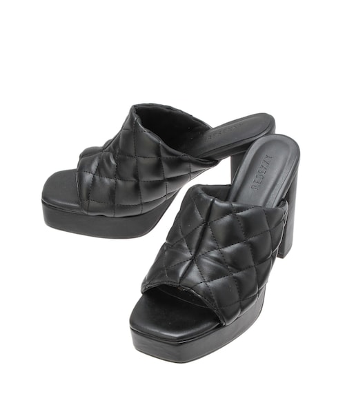 RESEXXY（リゼクシー）の「キルティングサンダル（サンダル・レディース・ホワイト/ブラック・S/M/L）」の4枚目の写真