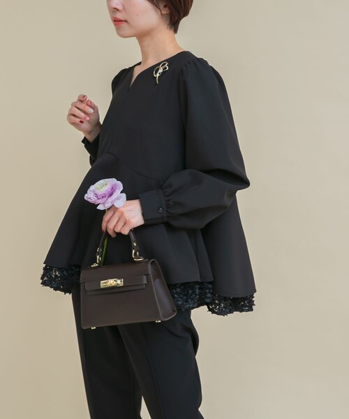 URBAN RESEARCH ROSSO（アーバンリサーチロッソ）の「『WEB限定』レイヤードペプラムブラウス（シャツ/ブラウス・レディース・OFF×OFF/BLK×BLK・Free）」の17枚目の写真