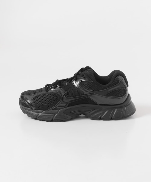 URBAN RESEARCH DOORS(アーバンリサーチドアーズ)の「NIKE ウィメンズ V5 RNR(スニーカー・レディース・WHITE/BLACK・23.5/24/24.5/25)」の2枚目の写真
