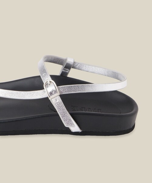 ROPE'（ロペ）の「スプリットレザーナローベルトサンダル（サンダル・レディース・ブラック/シルバー・36/37/38）」の12枚目の写真