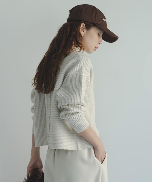 URBAN RESEARCH Sonny Label（アーバンリサーチサニーレーベル）の「畦切替えニットプルオーバー（ニット/セーター・レディース・ライトベージュ/チャコール/ブルー/ピンク・Free）」の17枚目の写真