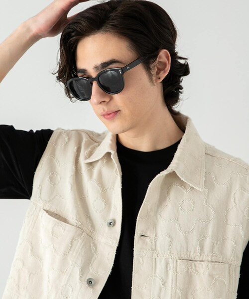 SENSE OF PLACE by URBAN RESEARCH(センスオブプレイスバイアーバンリサーチ)の「『ユニセックス』ボストンサングラス(メガネ・メンズ・BLACK/GRAY/YELLOW/CLEAR・one)」の6枚目の写真