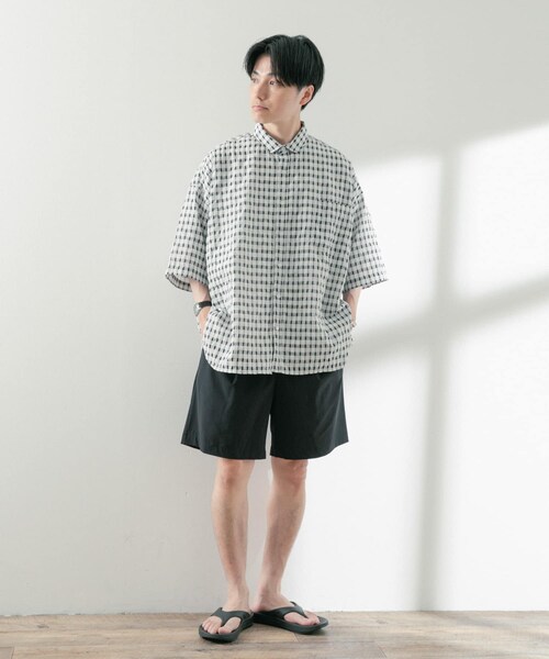 ITEMS URBANRESEARCH(アイテムズ アーバンリサーチ)の「シルキーナイロン 多機能 ショートパンツ(その他パンツ・メンズ・CHA/BLK/NVY・M/L)」の6枚目の写真