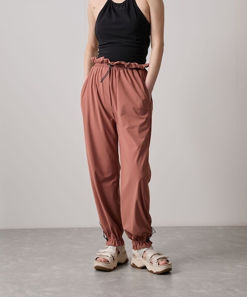 NERGY(ナージー)の「【speedo】ステイフィットギャザーパンツ(その他パンツ・レディース・ブラック/レンガ/カーキ・M)」の17枚目の写真