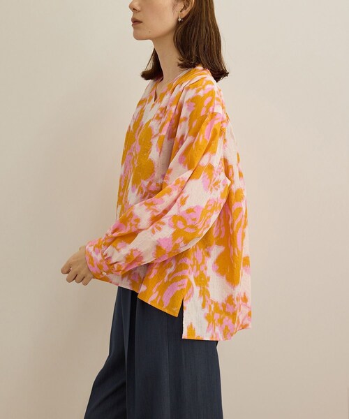 ROPE'（ロペ）の「【DEVEAUX（デヴォー）】別注ボカシフラワーボリュームスリーブブラウス/洗える（シャツ/ブラウス・レディース・ブラウン系/オレンジ系・F）」の16枚目の写真