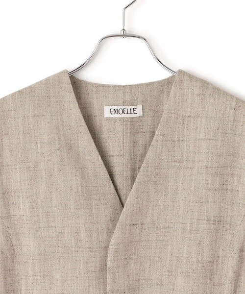 ADAM ET ROPE'（アダムエロペ）の「【EMOELLE】シルクネップジレトップス（ベスト・レディース・キナリ/ベージュ・36/38）」の18枚目の写真