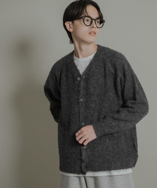 SENSE OF PLACE by URBAN RESEARCH(センスオブプレイスバイアーバンリサーチ)の「ブークレVネックカーディガン(カーディガン/ボレロ・メンズ・CHARCOAL/GREIGE/GREEN/RED・M/L)」の8枚目の写真