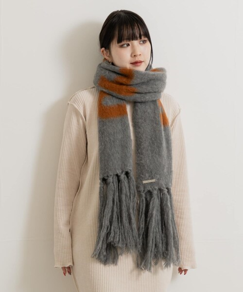 THE GOODLAND MARKET（ザグッドランドマーケット）の「cwtch　RWS Wool fringe Scarf（マフラー・レディース・BROWN/BLUE/GRAY・FREE）」の6枚目の写真