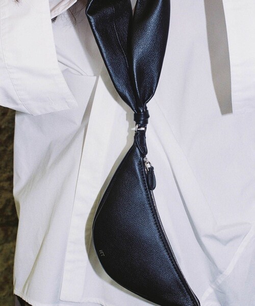 ADAM ET ROPE'(アダムエロペ)の「【PFT】Tori Clutch Bag(クラッチバッグ・レディース・ブラック/ベージュ・F)」の4枚目の写真