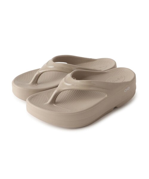 ROPE'（ロペ）の「【WEB限定】【OOFOS(ウーフォス)】OOmega(ウー メガ)/26SS（サンダル・レディース・ブラック/ベージュ・23.0/24.0/25.0）」の8枚目の写真