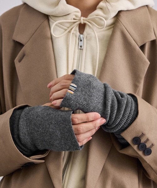 ADAM ET ROPE'（アダムエロペ）の「【J'aDoRe・店舗限定】【extreme cashmere（エクストリーム・カシミア）】ballet（手袋・レディース・グレー/カーキ系・F）」の8枚目の写真