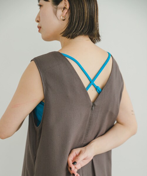 ITEMS URBANRESEARCH（アイテムズ アーバンリサーチ）の「リップルバッククロスキャミソール（キャミソール・レディース・TRQ/BLK/GREGE/RED/WHT・FREE）」の4枚目の写真