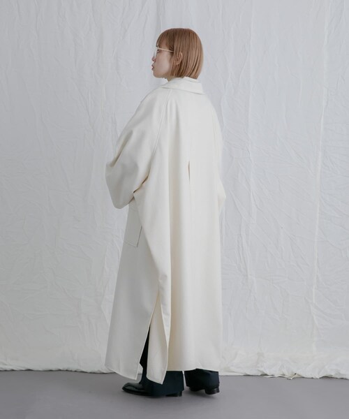 KBF（ケイビーエフ）の「スタンドカラーブークレコート（テーラードジャケット・レディース・IVORY/NAVY・one）」の20枚目の写真