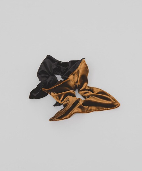 KBF（ケイビーエフ）の「スクエアベロアシュシュ（ヘアゴム・レディース・BROWN/BLACK・One）」の12枚目の写真