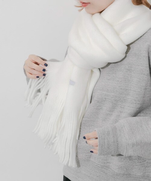 SMELLY（スメリー）の「ソフトボリュームマフラー（マフラー・レディース・WHT/BEG/GRY/CGY/L.BLU・-）」の20枚目の写真