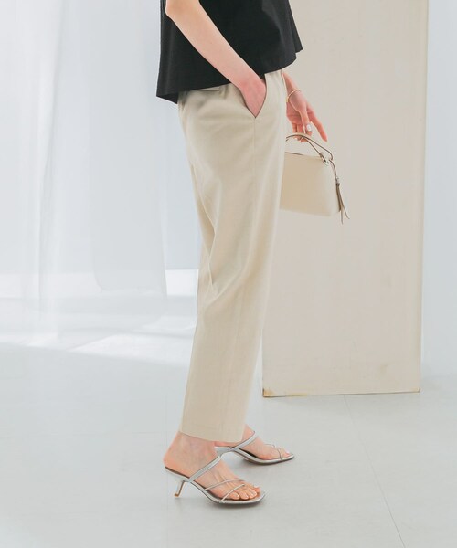 URBAN RESEARCH ROSSO（アーバンリサーチロッソ）の「ウォッシャブルイージーテーパードパンツ（その他パンツ・レディース・BLACK/L/GREIGE/GREEN・FREE）」の18枚目の写真