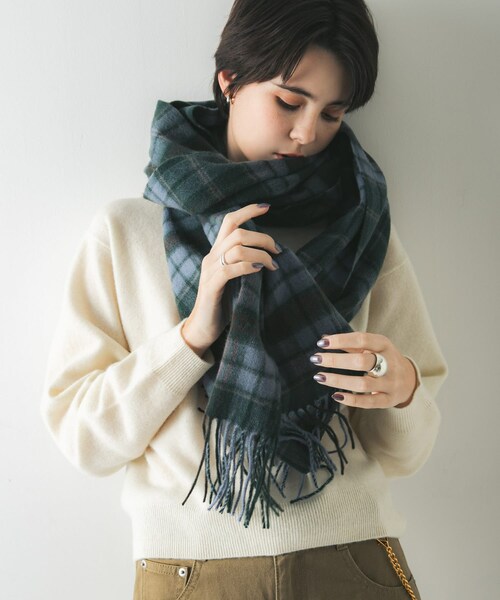 URBAN RESEARCH（アーバンリサーチ）の「ウールカシミヤストール（ストール/ショール・レディース・IVORY/RED/BEIGECHECK/GREENCHECK・-）」の3枚目の写真