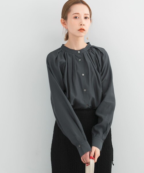 URBAN RESEARCH ROSSO（アーバンリサーチロッソ）の「ランダムタックセミシアーブラウス（シャツ/ブラウス・レディース・off/light pink/charcoal・FREE）」の20枚目の写真