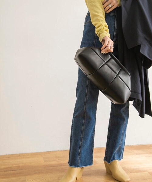 URBAN RESEARCH（アーバンリサーチ）の「ADD CULUMN　PUFF CLUCTH（クラッチバッグ・レディース・BLUE/BLACK・FREE）」の5枚目の写真