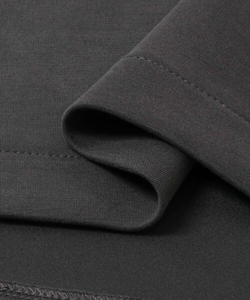 URBAN RESEARCH DOORS（アーバンリサーチドアーズ）の「2WAYフィブリルプルオーバー（Tシャツ/カットソー・レディース・CHARCOAL/KHAKI・Free）」の14枚目の写真