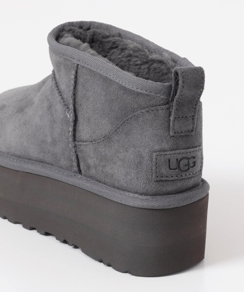 URBAN RESEARCH（アーバンリサーチ）の「UGG　ULTRA MINI PLATFORM（ブーツ・レディース・CHARCOAL/BLACK/CHESTNUT・22/23/24/25）」の18枚目の写真
