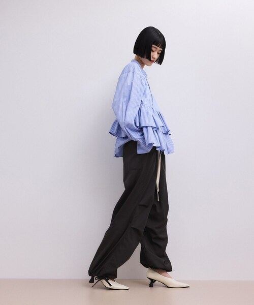 ADAM ET ROPE'(アダムエロペ)の「【WEB限定】リラックスパラシュートパンツ(その他パンツ・レディース・チャコール/ブラウン・36/38)」の10枚目の写真