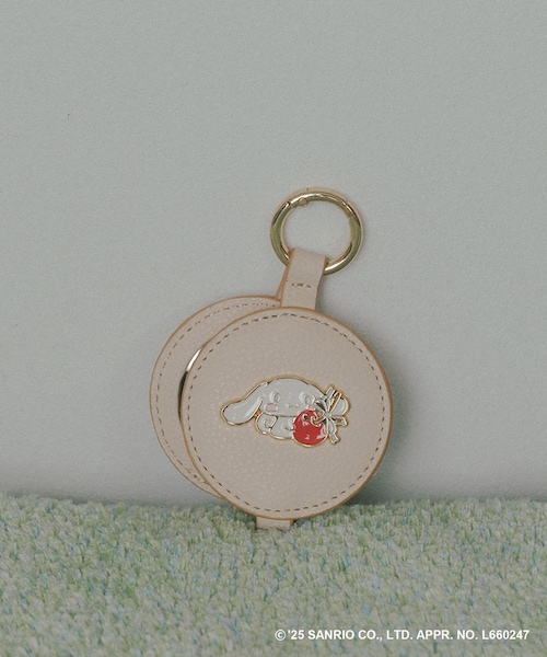 VIS（ビス）の「【シナモロール】VIS別注ミラーチャーム（キーホルダー・レディース・ベージュ系/サックス・F）」の3枚目の写真