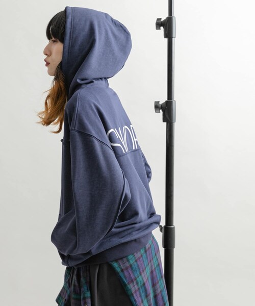 KBF（ケイビーエフ）の「バックロゴフーディー（パーカー・レディース・GRAY/NAVY・one）」の22枚目の写真
