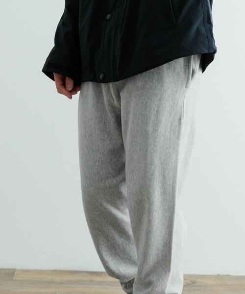 ITEMS URBANRESEARCH（アイテムズ アーバンリサーチ）の「Champion　RW Sweat Pants V205（スウェットパンツ・メンズ・NVY/GRY/BLK/OML・M/L）」の13枚目の写真