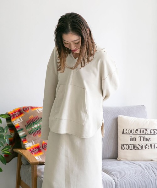 EKAL（エカル）の「EKAL　レイクショアキーネックフーディー（パーカー・レディース・カーキ/ベージュ/チャコール・FREE）」の11枚目の写真