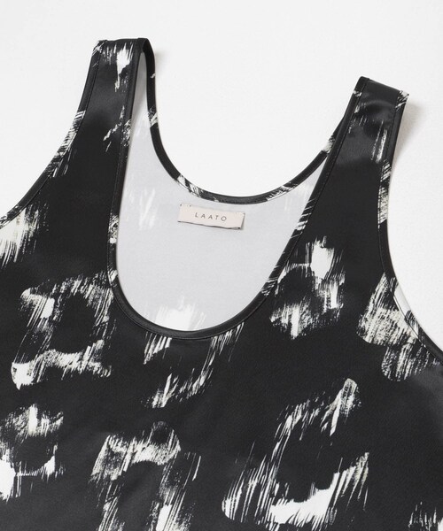 LAATO（ラート）の「black flower blouse（シャツ/ブラウス・レディース・フラワー・Free）」の2枚目の写真