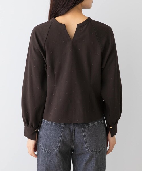 URBAN RESEARCH ROSSO（アーバンリサーチロッソ）の「F by ROSSO　ハート刺繍2WAYブラウス（シャツ/ブラウス・レディース・GRAY/BROWN・Free）」の5枚目の写真