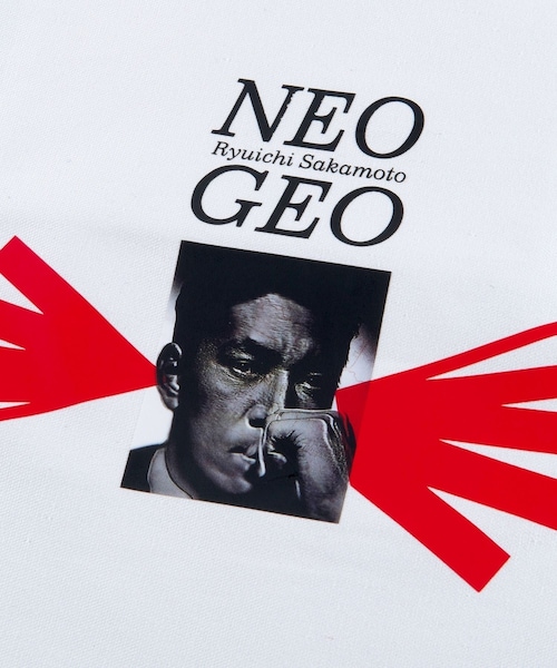 bonjour records(ボンジュールレコーズ)の「RYUICHI SAKAMOTO Archive Collection Tote Bag "NEO GEO"(トートバッグ・レディース・ホワイト・F)」の6枚目の写真