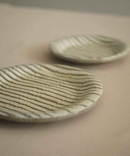 URBAN RESEARCH DOORS（アーバンリサーチドアーズ）の「塩幡桃子　5寸プレート フェザーコーム（食器・メンズ・－・5寸）」の9枚目の写真