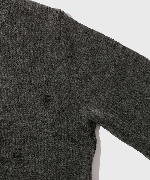 ADAM ET ROPE'（アダムエロペ）の「【CODA/コーダ】90S ROUND NECK THRASHED CARDIGAN（カーディガン/ボレロ・メンズ・グレー・0/1）」の6枚目の写真