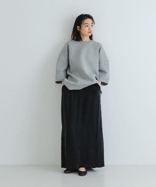 URBAN RESEARCH（アーバンリサーチ）の「『2サイズ展開』キュプラサテンストレートスカート（スカート・レディース・BEIGE/BLACK/BROWN・36/38）」の11枚目の写真