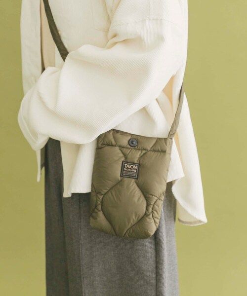ITEMS URBANRESEARCH(アイテムズ アーバンリサーチ)の「TAION Cross Body Down Bag -S(ショルダーバッグ・メンズ・BLK/G.BEIGE/D.OLIVE/D.NAVY/PAINT CAMO・-)」の18枚目の写真