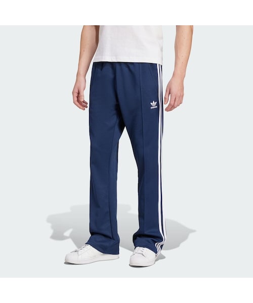 adidas（アディダス）の「アディカラー 70s トラックパンツ