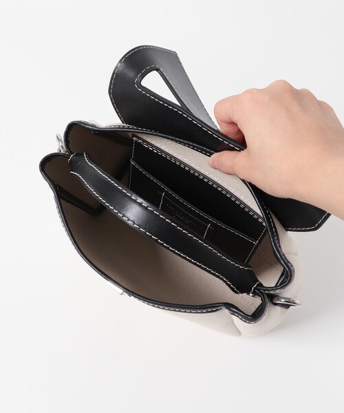 URBAN RESEARCH ROSSO（アーバンリサーチロッソ）の「GIANNI CHIARINI　CLIO（ハンドバッグ・レディース・NATUCAR/NATUNERO・-）」の8枚目の写真