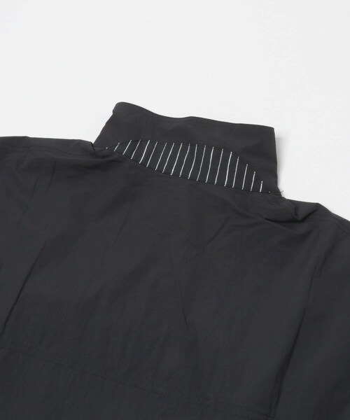 URBAN RESEARCH(アーバンリサーチ)の「SFC SFC ANORAK(マウンテンパーカー・メンズ・Charcoal/Navy/Black・L/XL)」の6枚目の写真