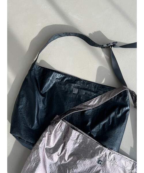 EMODA（エモダ）の「ベルトメタルトートバッグ（トートバッグ・レディース・グレー/ブラック/カーキ・F）」の8枚目の写真