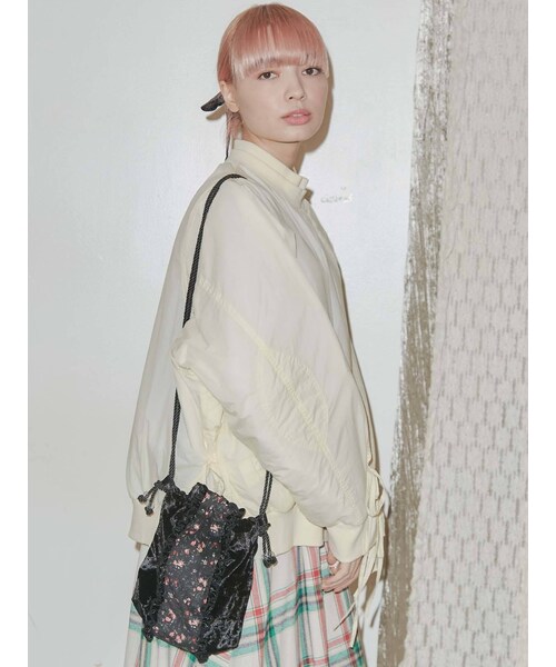 merry jenny（メリージェニー）の「flowerベロアフリルポシェット（ハンドバッグ・レディース・アイボリー/ブラック/グリーン/ネイビー/ブラウン・F）」の9枚目の写真