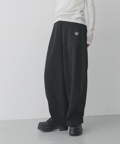 SENSE OF PLACE by URBAN RESEARCH（センスオブプレイスバイアーバンリサーチ）の「ワンポイントシシュウスウェットパンツ（スウェットパンツ・レディース・GRAY/BLACK・S/M）」の5枚目の写真